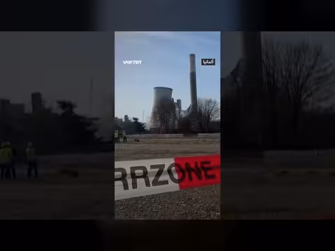 ألمانيا: تفجير مُحكم لإزالة برج تبريد لمحطة فحم قديمة