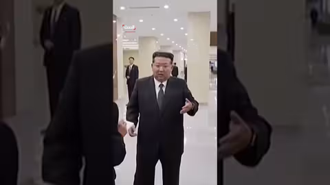 كيم جونغ أون يفتتح مستشفى بيونغ يانغ العام