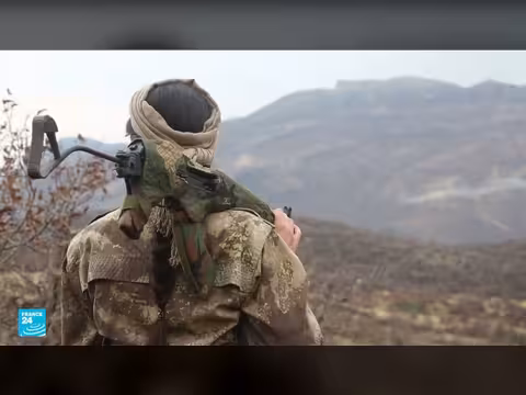 مقاتلون أكراد إيرانيون يستعدون للعبور إلى إيران