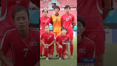 كيم جونغ أون وفريق كرة القدم النسائية