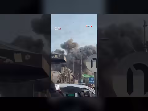 انهيار بناية في بيروت بعد غارة إسرائيلية بمنطقة الباشورة