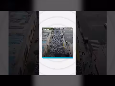 بيرو تكتسب لقب أكبر صف رقص سالسا في العالم