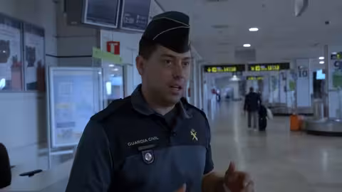 إسبانيا..حماة الحدود - طرود مشبوهة