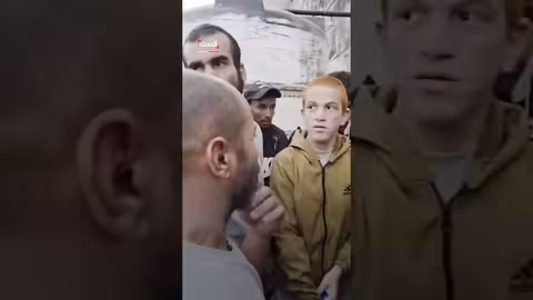 وصول 10 أسرى فلسطينيين إلى مستشفى الأقصى