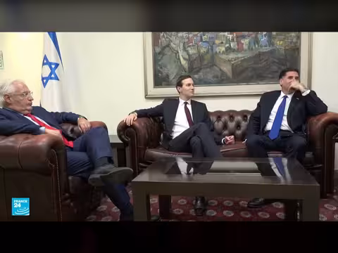 طائرات إسرائيلية تلقي مناشير فوق بيروت