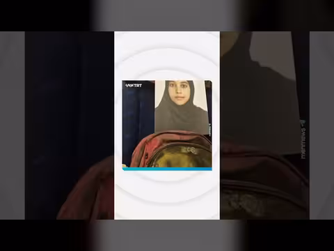 حقائب وصور طلاب ترافق الوفد الإيراني