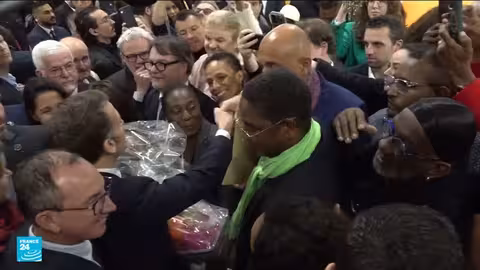 افتتاح معرض باريس الزراعي بتوتر واحتجاجات المزارعين