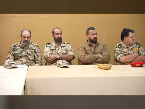 الفريق طارق صالح يرأس اجتماعاً موسعاً لقيادات المقاومة الوطنية في الساحل الغربي