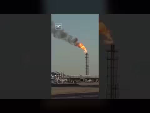 صور الأقمار تكشف امتلاء خزانات النفط في إيران