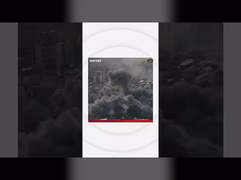 غارة إسرائيلية تدمر مبنى خلال بث مباشر في جنوب لبنان