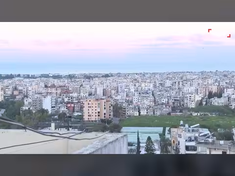 طائرة مدنية تقلع من مطار بيروت بعد غارة إسرائيلية