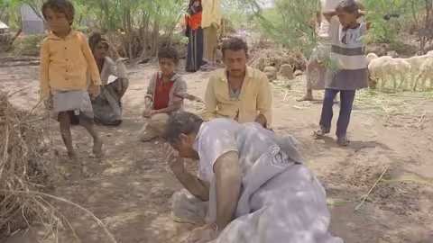 هلال الأحمر الإماراتي يقدم مساعدات للمتضررين من السيول في اليمن