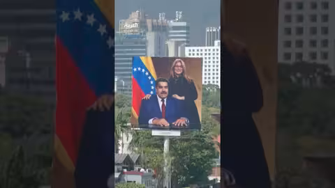 طرقات كاراكاس تطالب بعودة مادورو