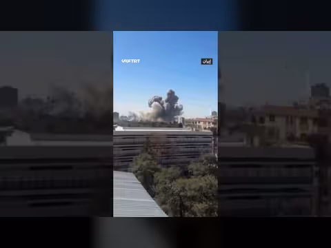 غارات إسرائيلية عنيفة تتسبب في انفجارات واسعة بطهران