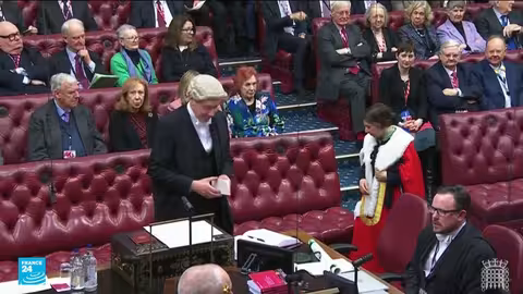 تحقيق مع الوزير البريطاني السابق بيتر ماندلسون بتهم تسريب معلومات لإبستين