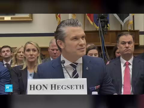 ترامب يدعو إيران للاستسلام وهيغسيث يدافع عن الحرب