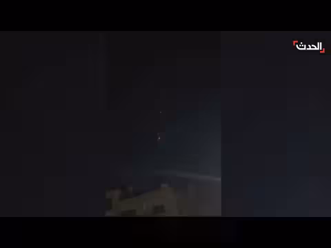 صواريخ إيرانية انشطارية في سماء تل أبيب