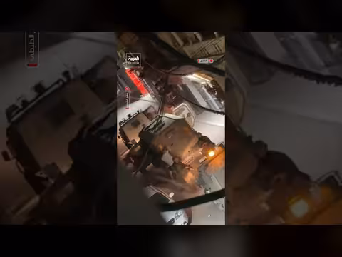 الجيش الإسرائيلي يعتقل فتى مصابًا بالرصاص في مخيم العروب