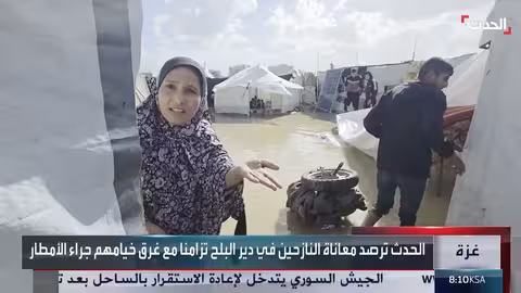 غرق خيام النازحين في غزة..معاناة إنسانية بأمطار دير البلح