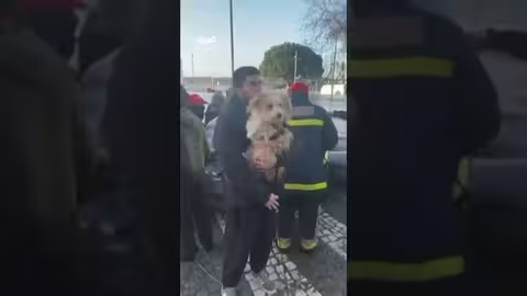 البرتغال: استمرار عمليات إجلاء المتضررين من فيضانات عاصفة ليوناردو