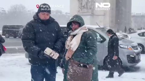 باريس تحت غطاء ثلجي مع انخفاض درجات الحرارة