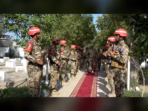 اللواء القوسي يكرم شهداء المقاومة الوطنية