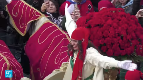 كرنفال رمي البرتقال: تقليد إيطالي يعود للقرن الثاني عشر