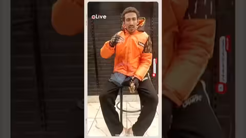 معاذ حمدي: عامل توصيل يحمل طفلاً بدلاً من طلبية