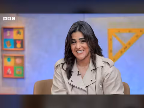 برنامج درس: الجاذبية والضرائب والمفردات الإنجليزية