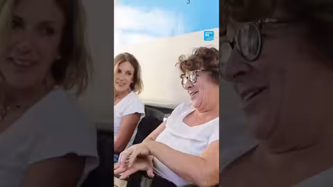 مئات السياح عالقون في سقطرى اليمنية