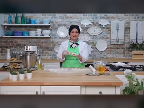 بقلاوة بالجوز: جولة في عالم الحلويات