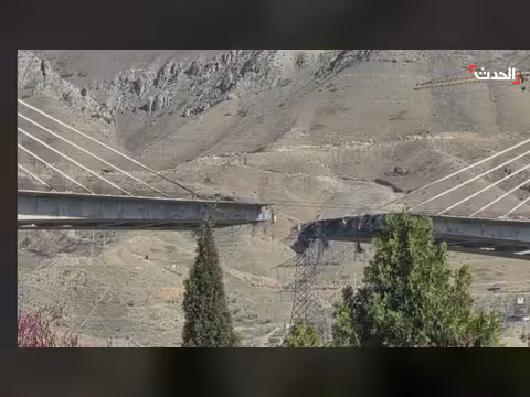 مشاهد متداولة لاستهداف جسر طهران-كرج