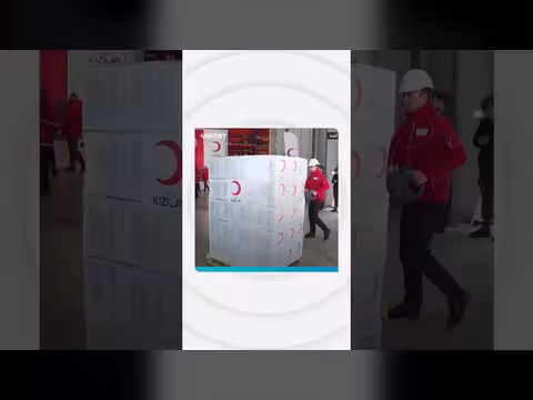 تركيا ترسل 48 طناً من المساعدات إلى إيران