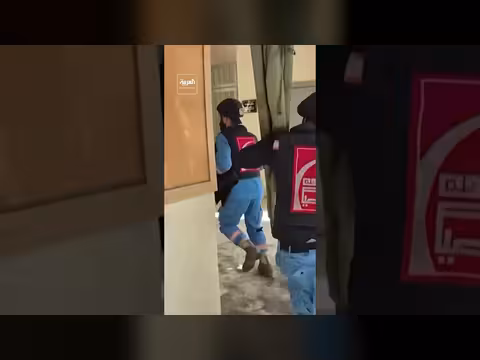 دمار مبنى حكومي في النبطية بعد غارة إسرائيلية