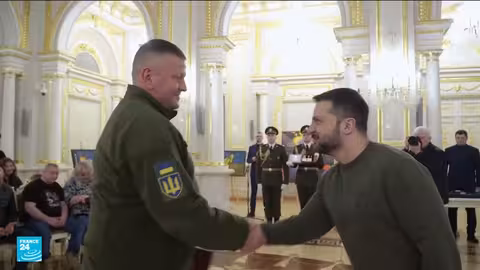 زيلينسكي يبحث مع البرلمان إجراء انتخابات وإقالة زالوجني وتعيينه سفيراً