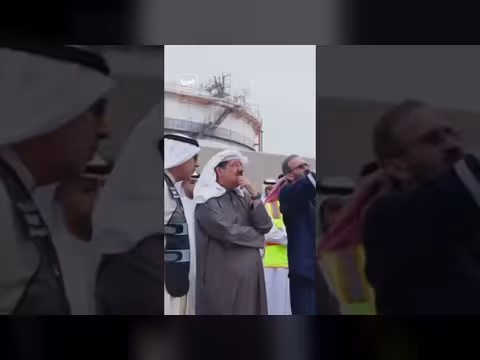 رئيس الوزراء الكويتي يتفقد محطة الصبية بعد الهجوم الإيراني