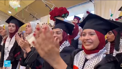 تخرج طلاب جامعة الأقصى بغزة رغم الحرب والدمار