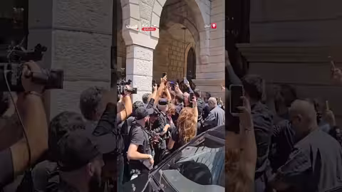 فيروز تظهر في جنازة ابنها زياد الرحباني