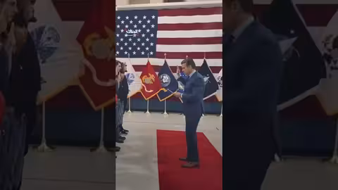 وزير الحرب الأمريكي يؤدي قسم التجنيد لـ 24 مجندًا في ميسوري