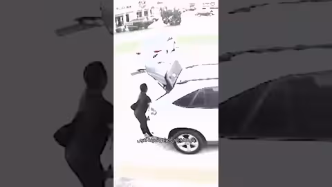 كعكة الزفاف أولوية على السيارة