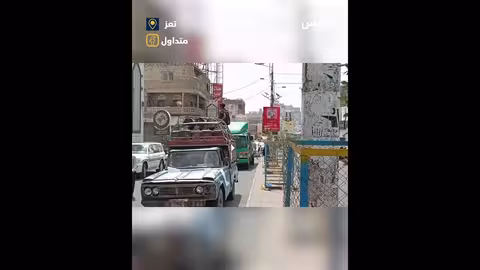 احتجاج سائقي الشاحنات أمام مبنى المحافظة بسبب أسطوانات الغاز الفارغة