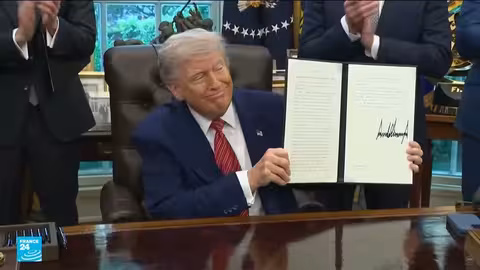 تعليق الرسوم الجمركية لترامب... ومعركة قانونية مستمرة