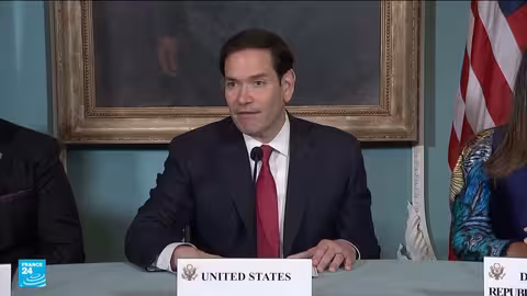 ترامب يرفع العقوبات عن سوريا مع بقاء قيود على أفراد وكيانات