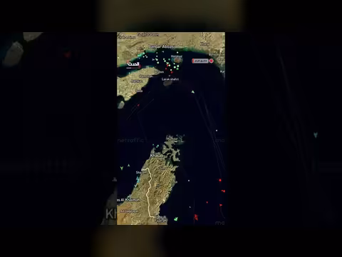 حركة مرور بطيئة في مضيق هرمز