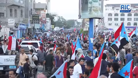 وصول مواكب من الضالع إلى عدن للمطالبة بدولة الجنوب العربي