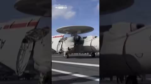 تحريك حاملة طائرات أميركية نحو فنزويلا: هل يبدأ غزو؟