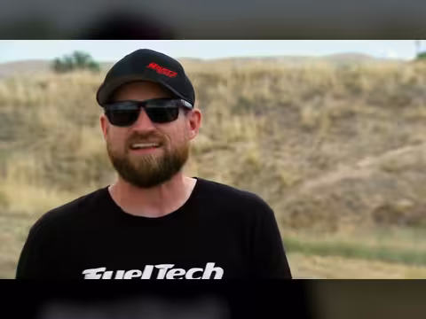 سباق بريزبين: تحدي أمريكا ومعركة السيارات المُعاد بناؤها