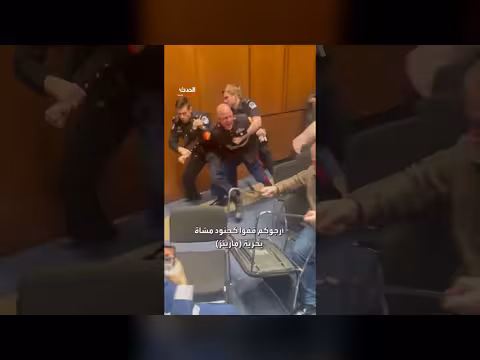 احتجاج رقيب مارينز سابق على حرب إيران في مجلس الشيوخ وإصاباته