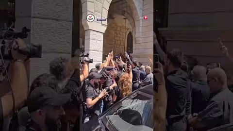 فيروز تظهر في جنازة ابنها زياد الرحباني