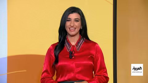 عزل رئيسة وزراء تايلاند بسبب تسريب مكالمة مع زعيم كمبوديا السابق.